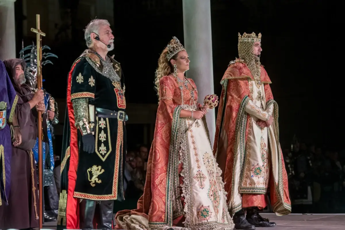 Foto credit: Enrique Sancho L'incontro e scontro tra Mori e Cristiani va in scena nella citt&agrave; di Murcia