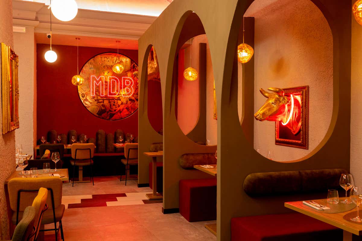 Per creare un'atmosfera accogliente e autentica, il ristorante presenta un layout originale che lo trasforma in un vero e proprio museo A Firenze un nuovo format di ristorante: apre “Il Museo della Bistecca”