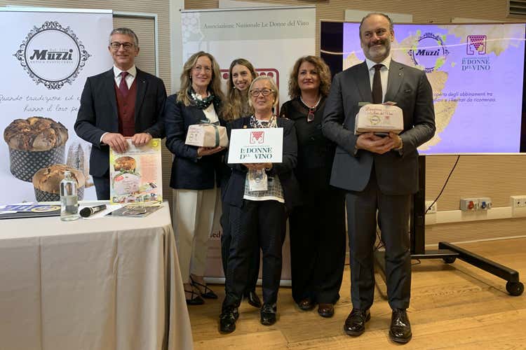 Si rinnova la collaborazione tra Muzzi e le Donne del Vino (Natale a Palazzo Chigi Brindisi col panettone Muzzi)