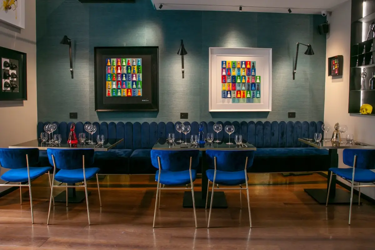 L'interno del My Seacret di Napoli My seacret: il locale giusto per i napoletani gourmet
