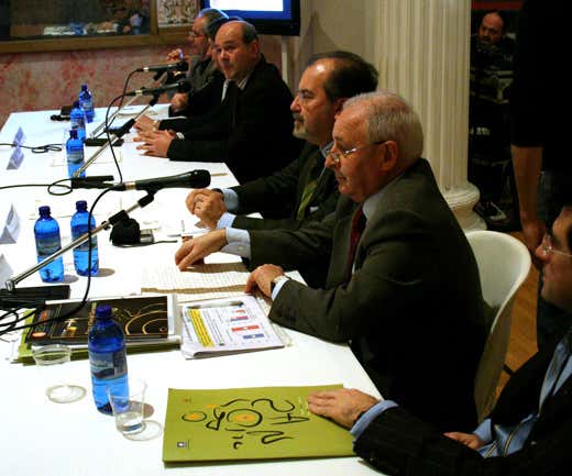 I relatori al tavolo del convegno
