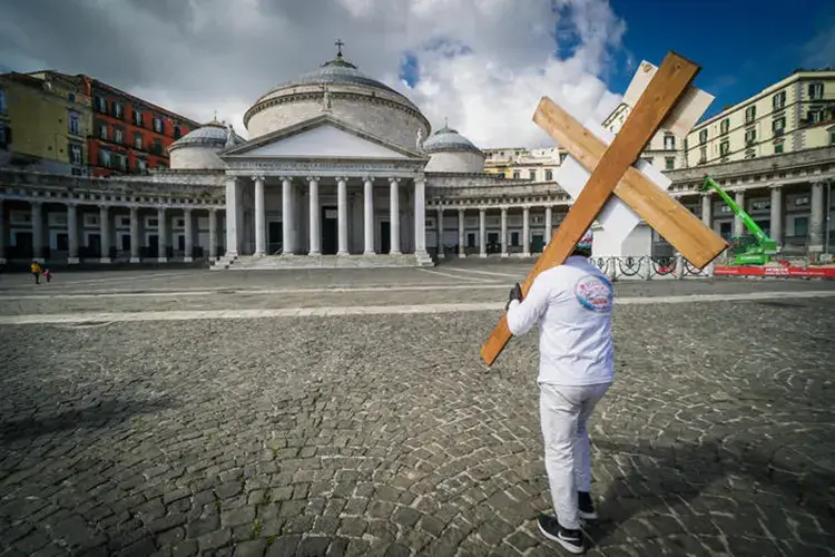 La protesta di Napoli Il grido di ristoranti e commercio: &laquo;Fateci riaprire o moriamo tutti