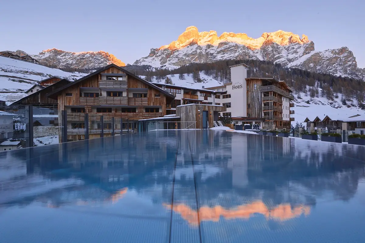 Pe le feste il Pacchetto Natale al Fanes Vacanze di Natale all’Hotel Fanes: accoglienza famigliare e servizi 5 stelle