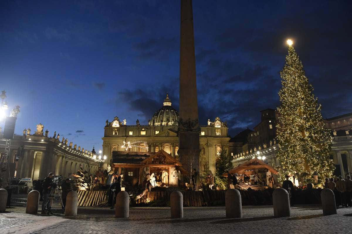 Albero e Presepe in piazza San Pietro. Foto: Vatican Media ACI Group Albero e Presepe in piazza San Pietro. Foto: Vatican Media ACI Group