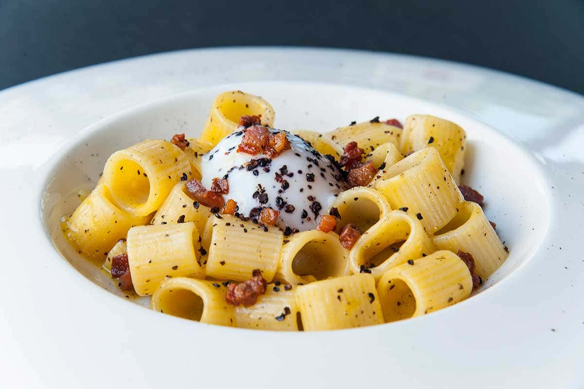 La carbonara Voglia di buon cibo, champagne e drink? Fermata da Nativo a Fiumicino