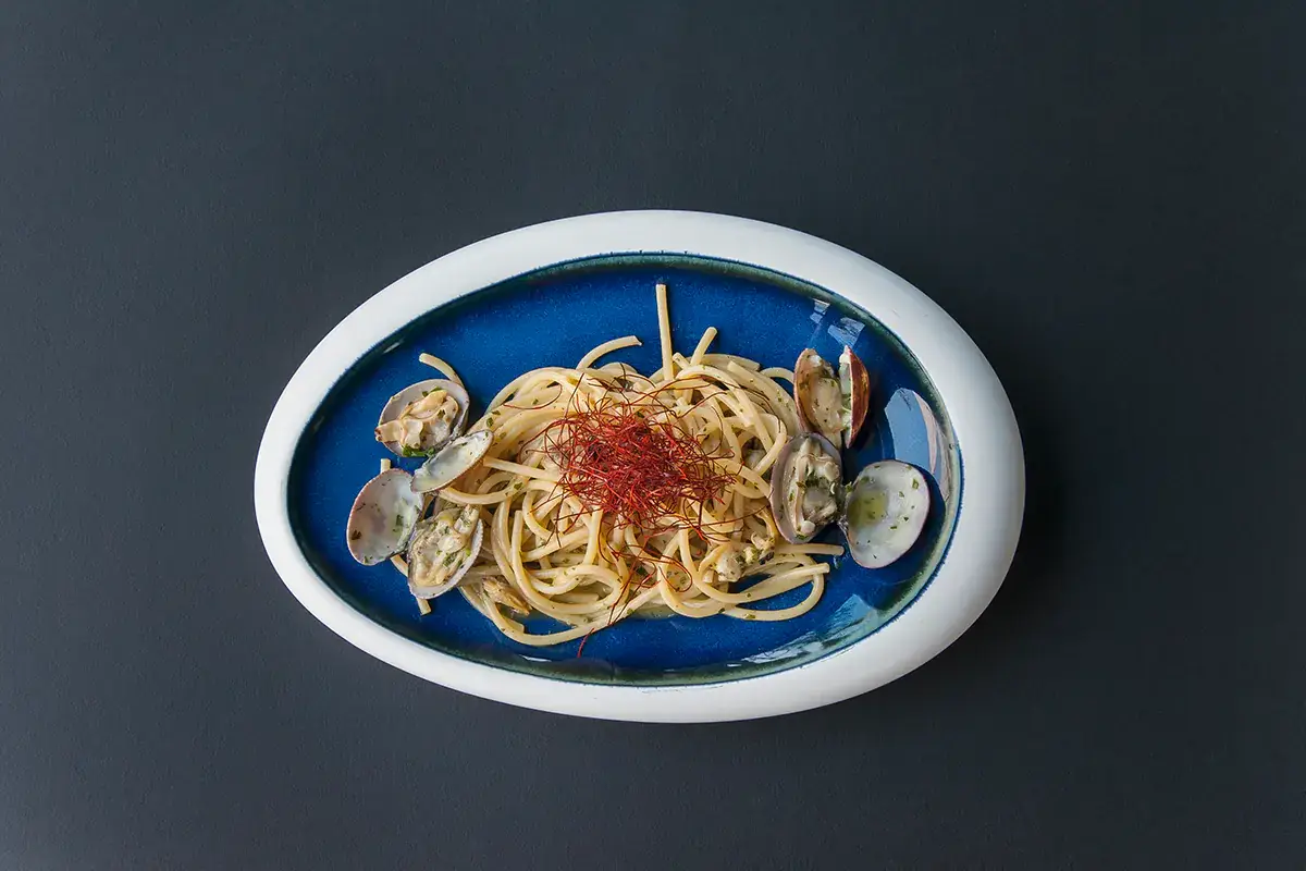 Spaghetto alle vongole Voglia di buon cibo, champagne e drink? Fermata da Nativo a Fiumicino