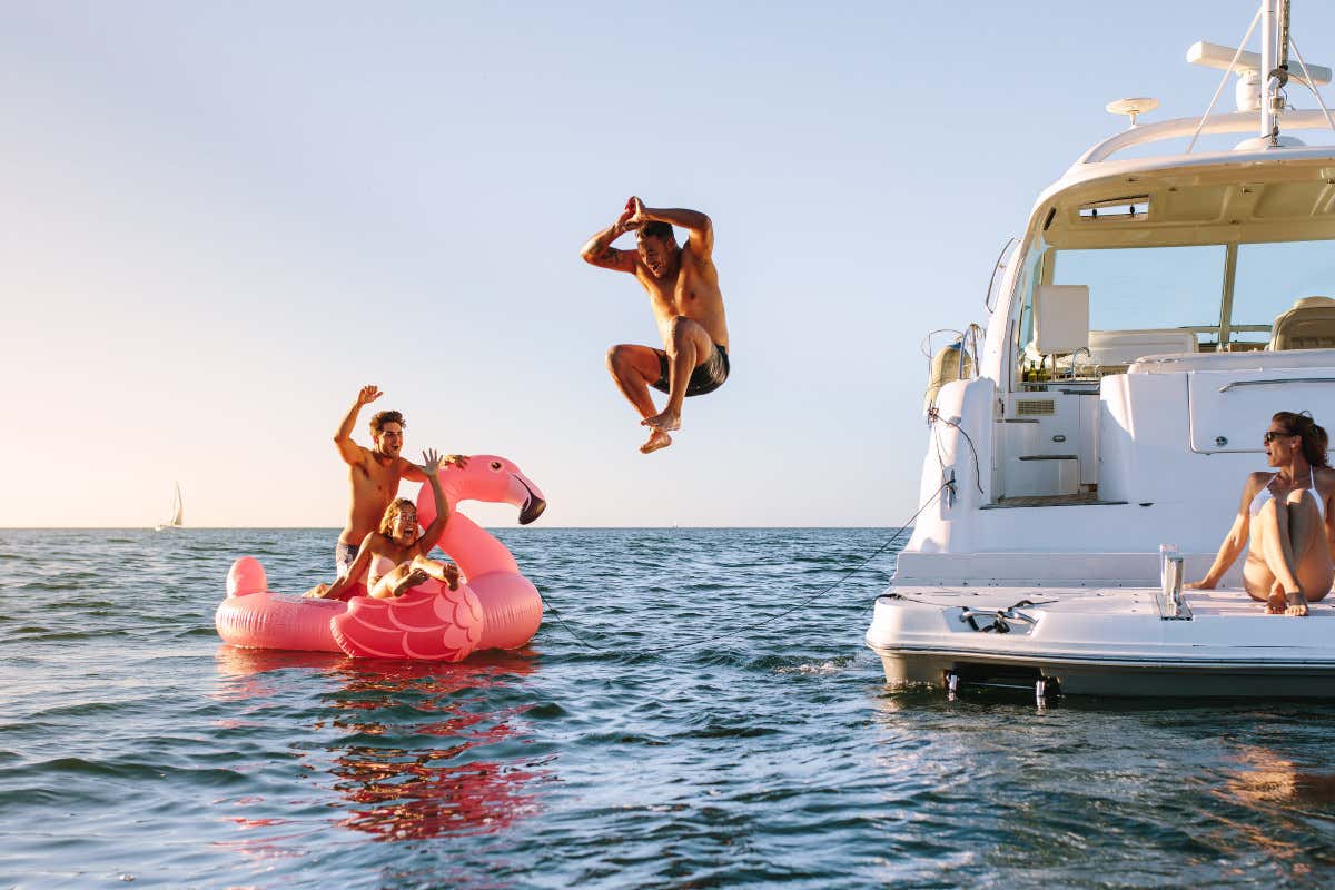 Meglio in compagnia Vademecum per i neo-naviganti:?i 5 consigli di Boataround per vivere al meglio il battesimo del mare