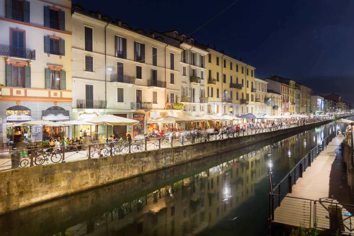 A Milano su i canoni dei dehors in centro, giù in periferia. Cosa pensano bar e ristoranti
A Milano su i canoni dei dehors in centro, giù in periferia. Cosa pensano bar e ristoranti