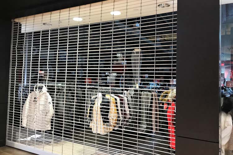 Il professor Galli faccia il virologo!  I commercianti milanesi indignati