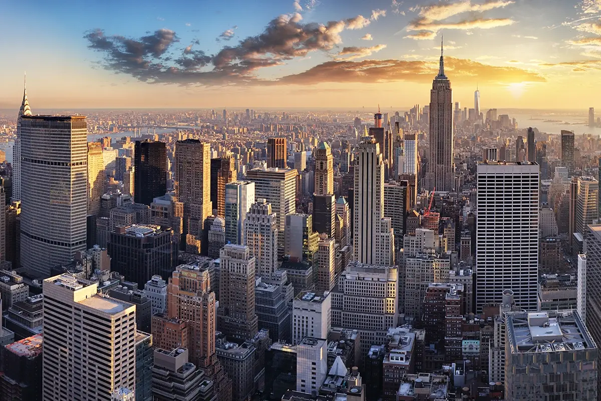 Sovvenzioni e pagamenti diretti New York sostiene il turismo: pacchetto di aiuti da 450 milioni di dollari