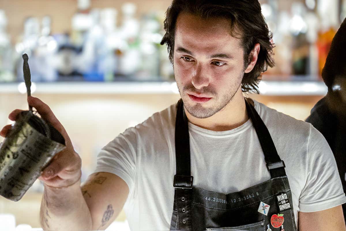 Niccolò Amadori, responsabile del bar di Alto Rooftop