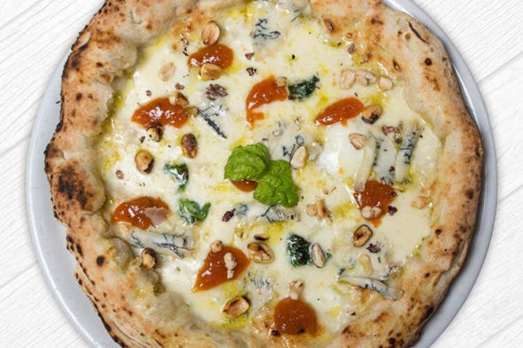 Crisommola Blue (Nicola Falanga, eruzione di fantasia Le mie pizze nascono dal Vesuvio)