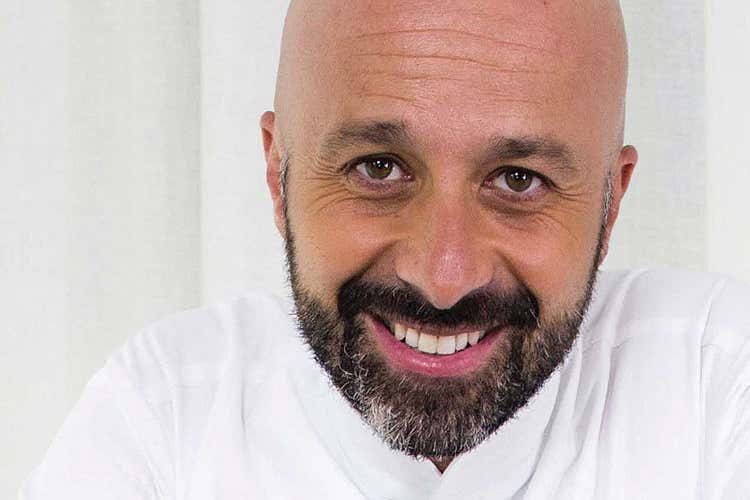 Niko Romito (Il Gambero Rosso incorona Niko Romito Sul podio Massimo Bottura e Heinz Beck) Niko Romito (Il Gambero Rosso incorona Niko Romito Sul podio Massimo Bottura e Heinz Beck)