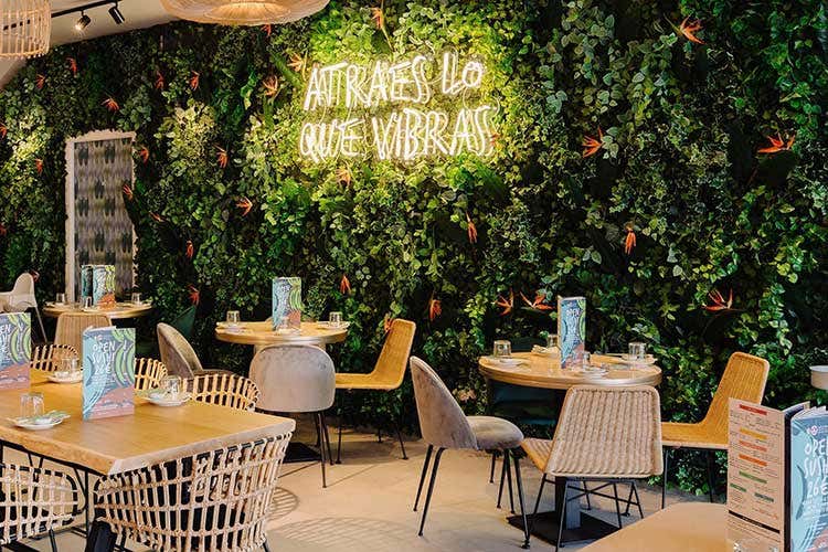 L'interno di un locale a insegna Nima Sushi Goodeat, aumento di capitale da 5 milioni per 20 nuove aperture