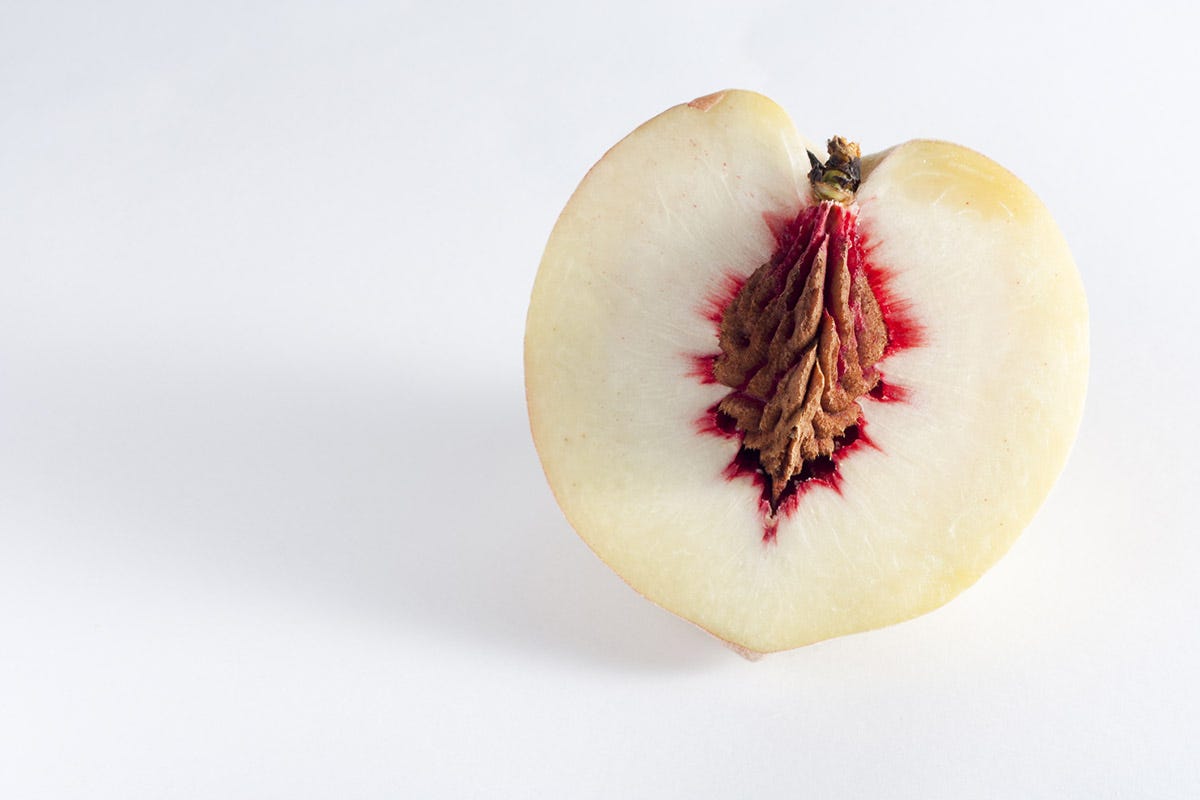 Noccioli e semi di alcuni frutti posso contenere sostanze nocive Pesche, ciliegie e mele: attenzione ai loro noccioli e semi