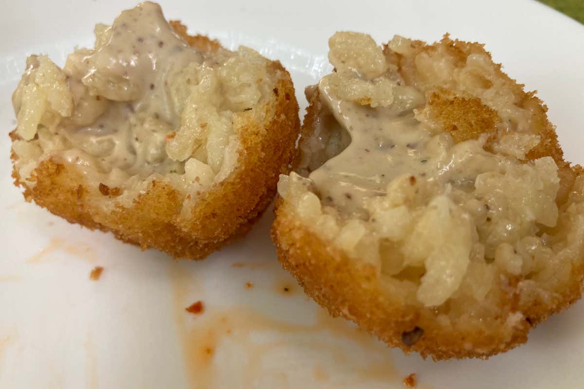 A Motta Camastra cresce una noce unica al mondo: ecco perché è così speciale A Motta Camastra cresce una noce unica al mondo: ecco perché è così speciale