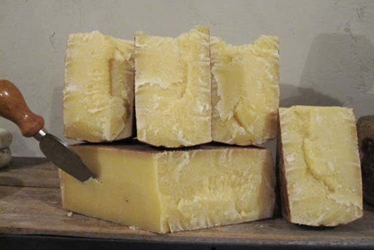 Il Nostrano Dop Valtrompia - Schapes in schape premia due formaggi della Val Trompia