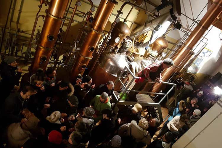 (Con la notte degli alambicchi grande festa alla grappa trentina)