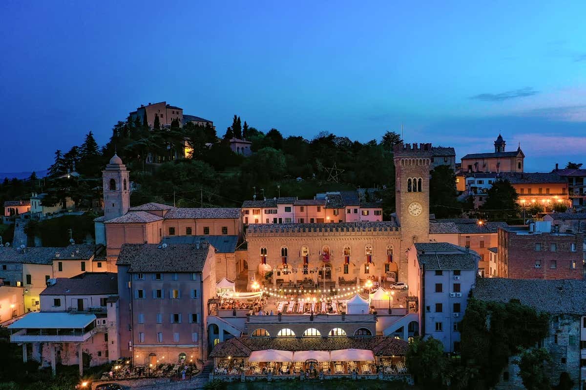Dall'Italia all'Europa: la Notte Romantica conquista anche i borghi stranieri Dall'Italia all'Europa: la Notte Romantica conquista anche i borghi stranieri