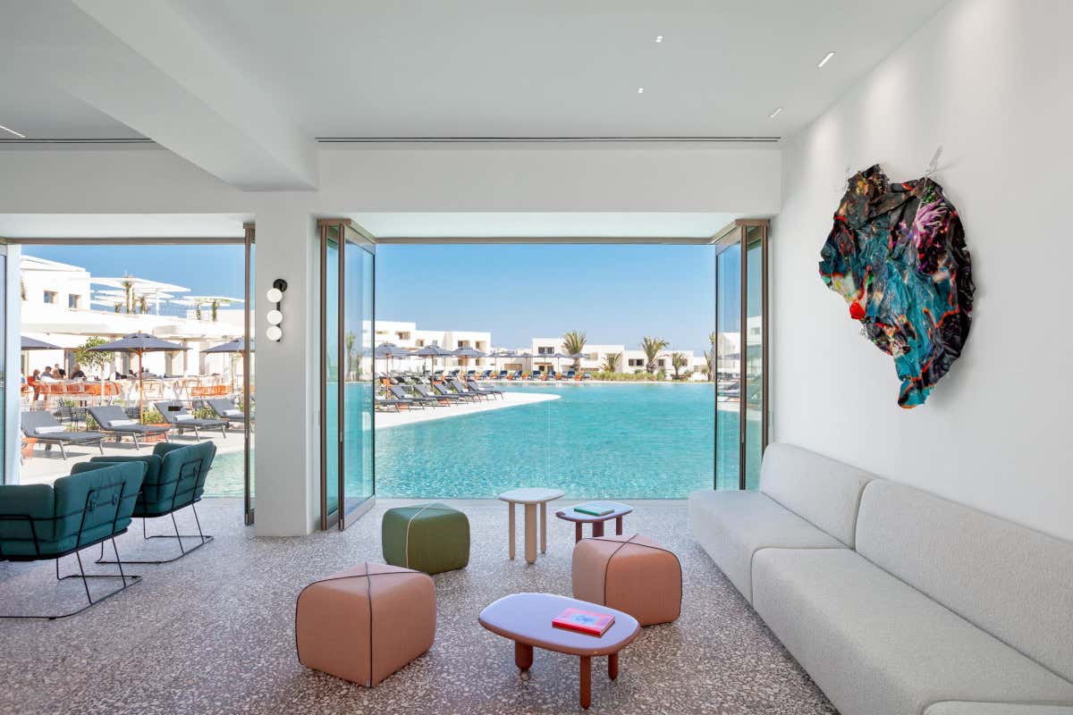 Nous: arte, design e benessere sull'isola di Santorini