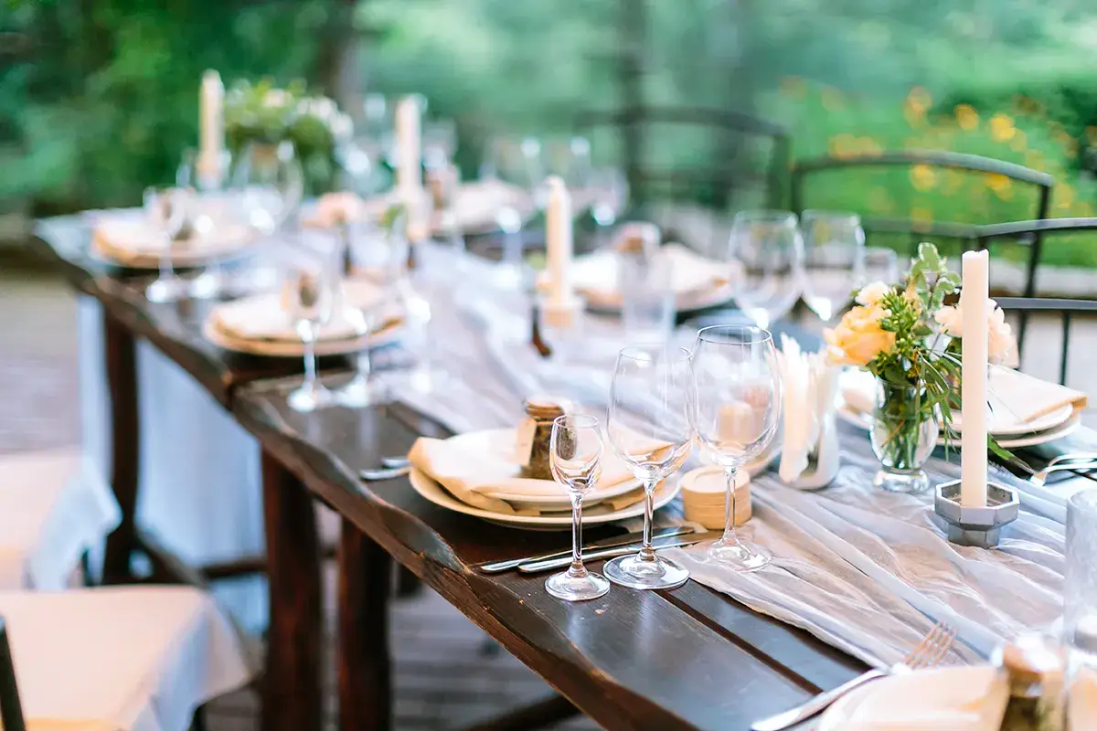 Pochi invitati ai pranzi di nozze I nuovi matrimoni sono micro. Per il ristoratore nuova occasione di business