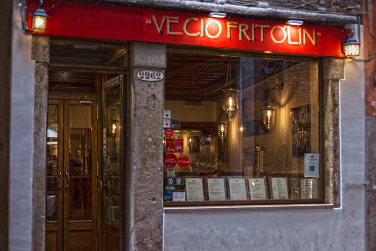 La nuova vita del Vecio Fritolin Piatti gourmet e due cuochi in cucina