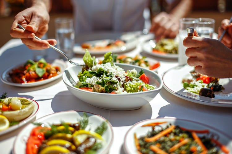 Le nuove abitudini degli italiani a tavola 
obbligano i ristoratori ad aggiornarsi