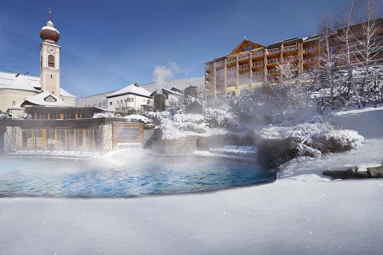 (Un nuovo brand per Adler Resorts e i suoi quattro alberghi di lusso)