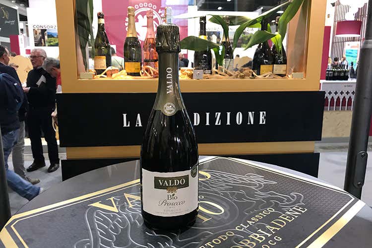 (Nuovo look, nuove etichette Valdo, Prosecco sempre più smart e pop) (Nuovo look, nuove etichette Valdo, Prosecco sempre più smart e pop)