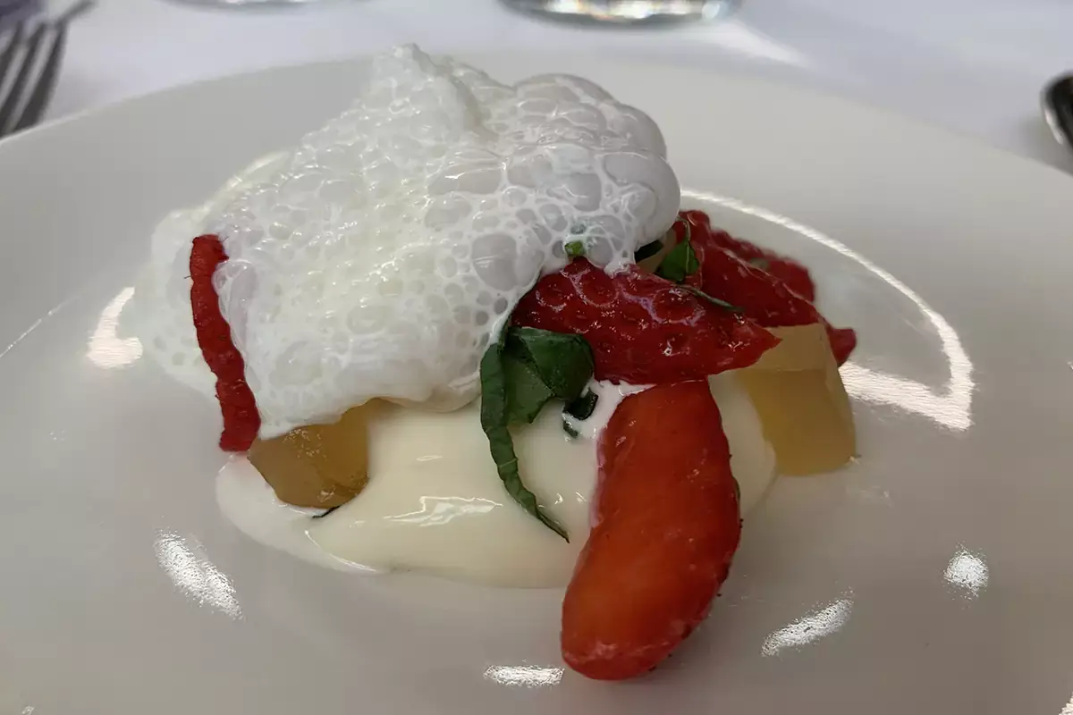 Gianluca Fusto: Nuvola di panna Antonio Guida nella &ldquo;Maison de l&rsquo;Excellence&rdquo; di Elle