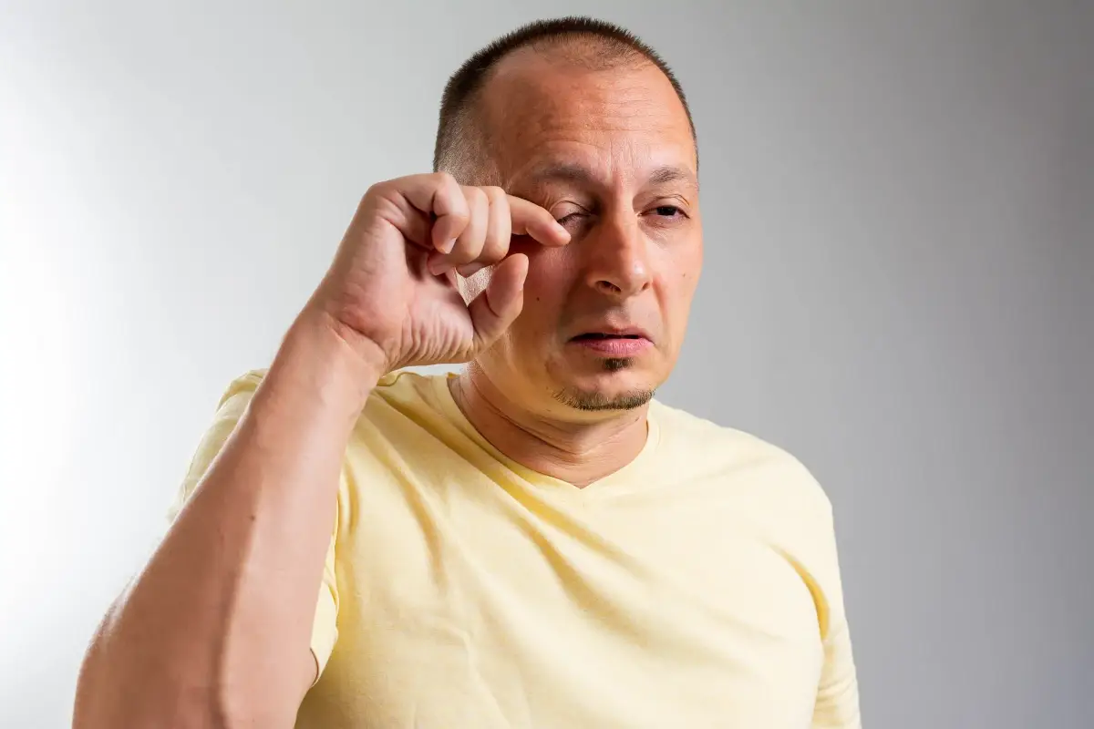 Occhi rossi: quando bisogna andare dall&rsquo;oculista?