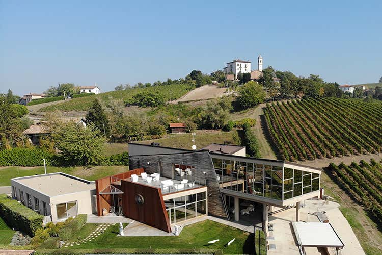 L'avvenieristica cantina - Olcru, i Brambilla in Oltrepò per amore del Pinot Nero L'avvenieristica cantina - Olcru, i Brambilla in Oltrepò per amore del Pinot Nero