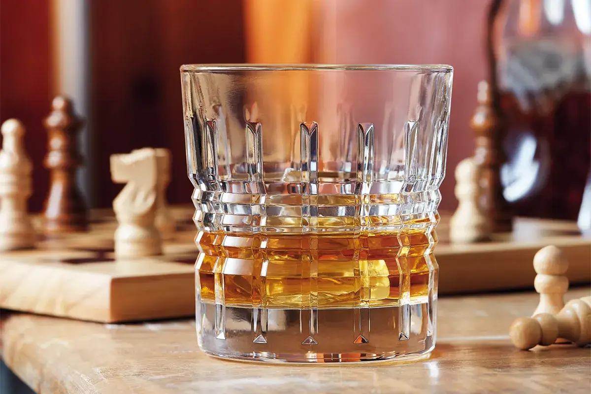 Tumbler basso Old Square Cocktail, estetica e resistenza Lo stile dei nuovi bicchieri Arcoroc