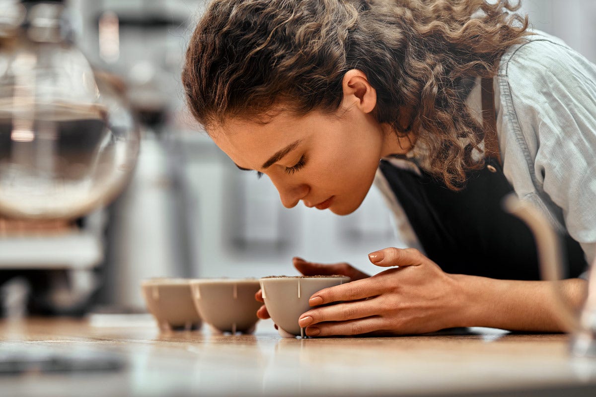 L’analisi sensoriale del caffè è l’analisi del percepito che abbiamo da una tazzina di caffè espresso Caffè e percezione sensoriale: ecco perchè e come è importante allenare l'olfatto?