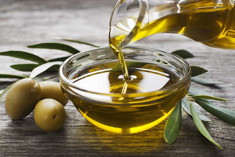 Olio evo: italiano e sostenibile I punti di forza di Carapelli Olio evo: italiano e sostenibile I punti di forza di Carapelli