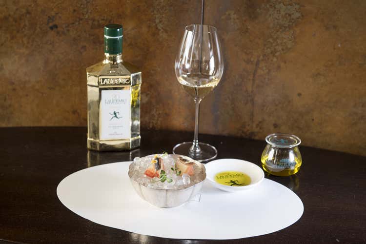 Il tour si chiuder&agrave; al Castello Nipozzano (L'olio di Frescobaldi in tour alla Farmacia del Cambio)