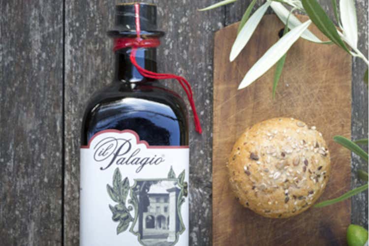 L'olio il Palagio prodotto dall'omonima azienda agricola (foto dal sito il-palagio.com) Gambero rosso premia l'olio extravergine di Sting