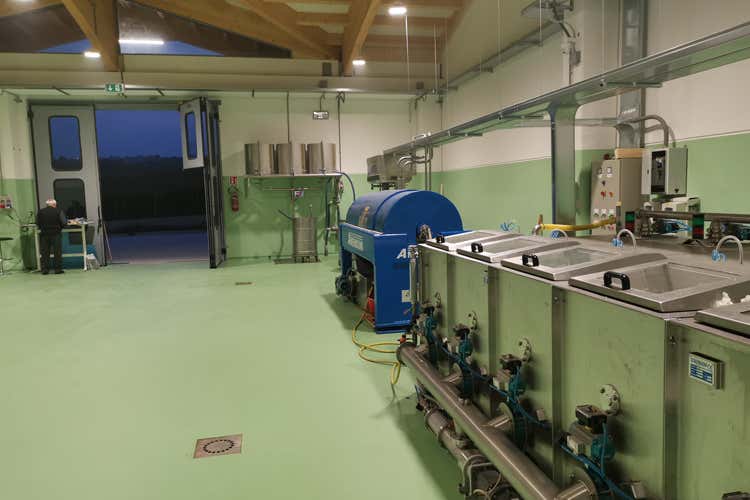 Il frantoio di Valentini e Cerretani (Non solo vino per Valentini Aperto un frantoio nel pescarese)