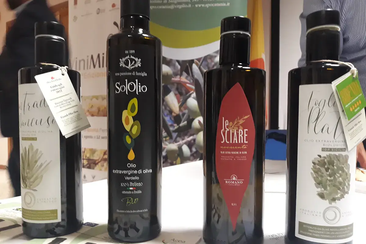 Gli olii degustati L'olio evo siciliano, la degustazione dei top della guida Slow Food