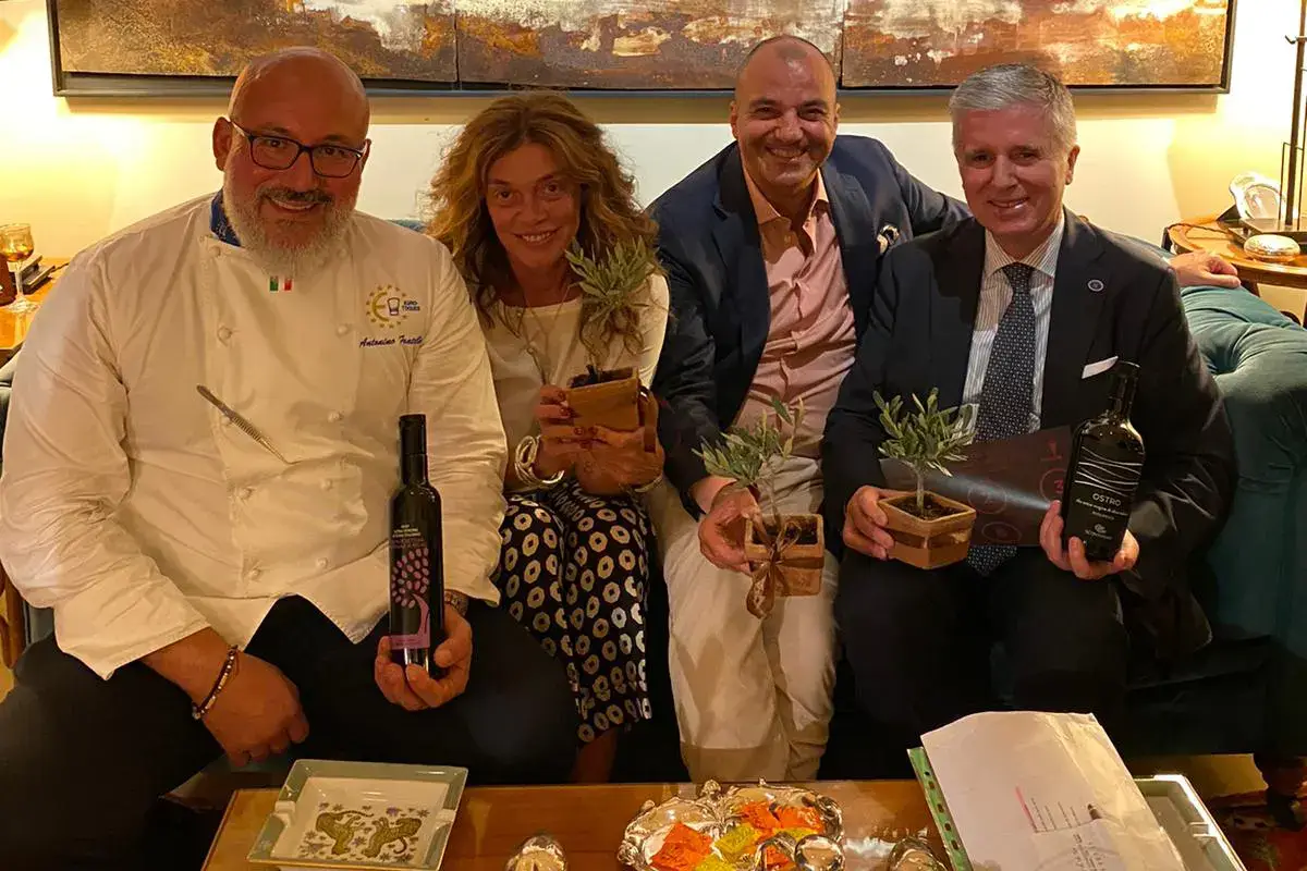 Antonino Fratello, Carolina Rosi, Fausto Borella e Alessandro Scorsone Alla scoperta di 60 oli extravergine di tutta Italia: un corso per studiarli
