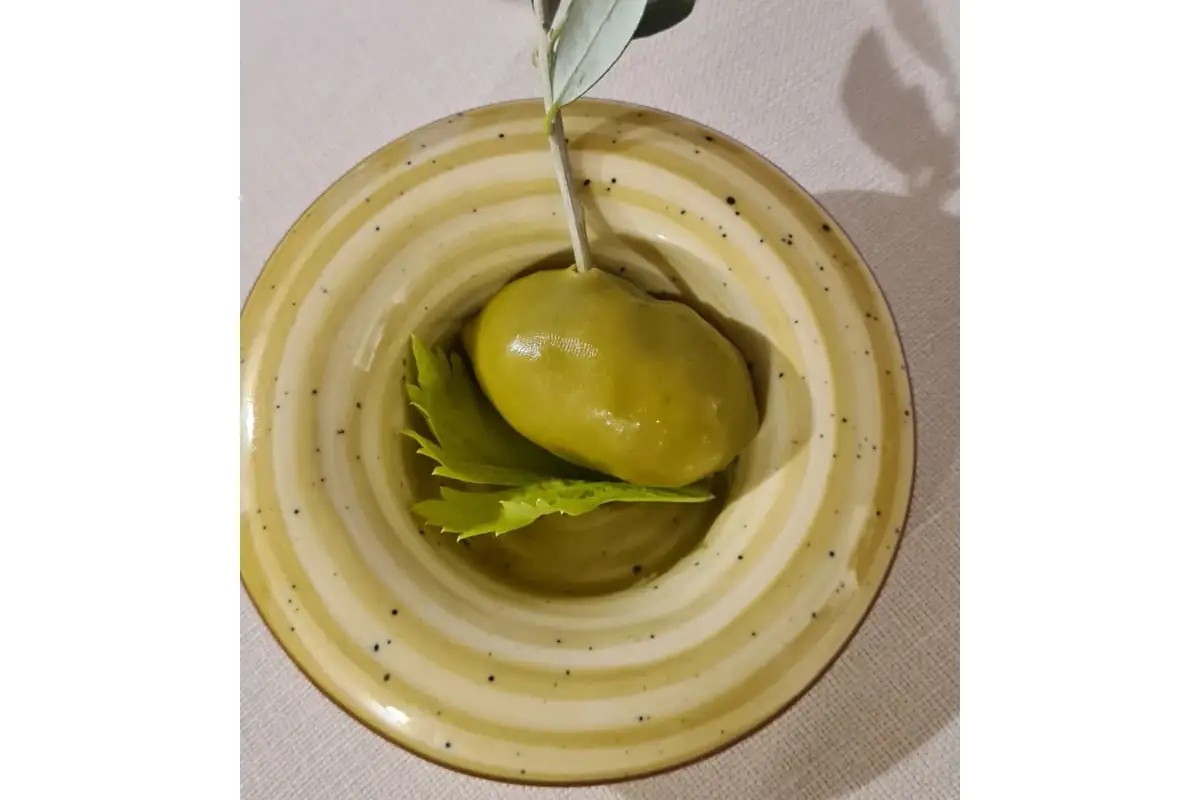 Oliva condita, mandorla tostata e origano di montagna Cena a sei mani in Molise per esaltare i sapori d'autunno