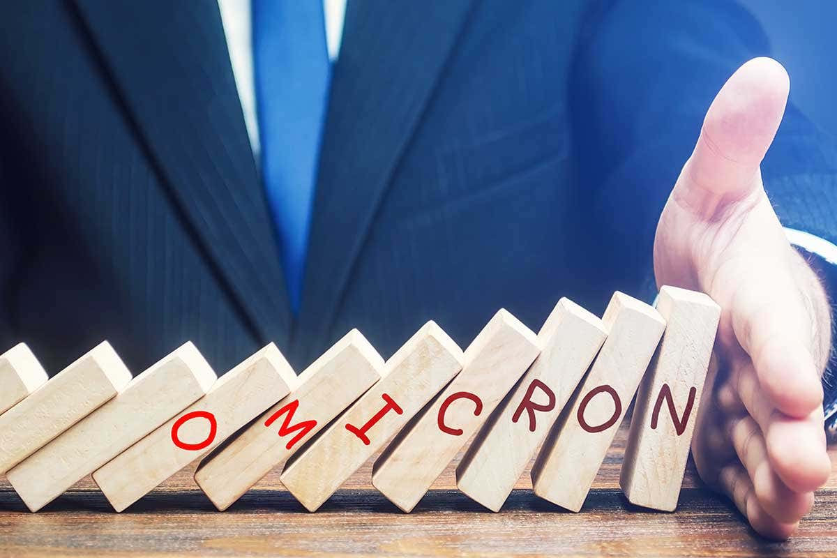 Draghi: «Mascherine e tamponi per difendere la normalità raggiunta». Domani la cabina di regia