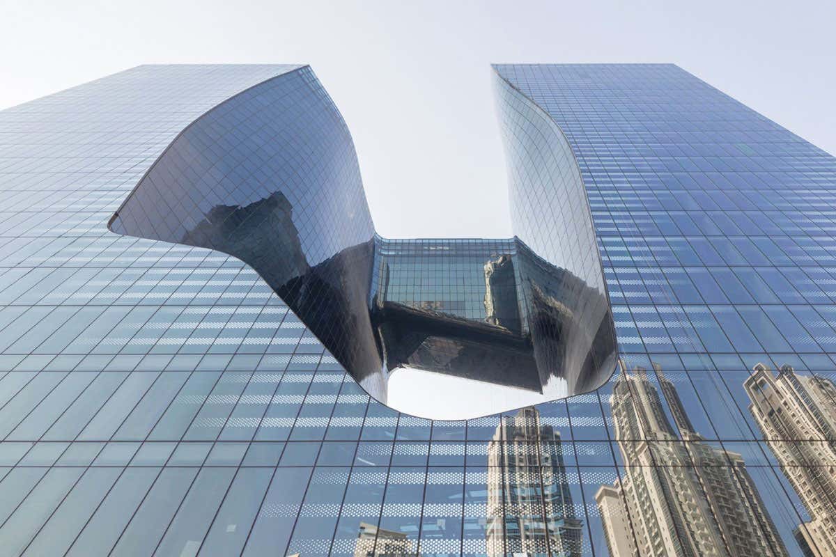 Opus, l'edificio con il buco a Dubai Guest/Lab: a Milano in scena le dinamiche dell&rsquo;ospitalit&agrave;