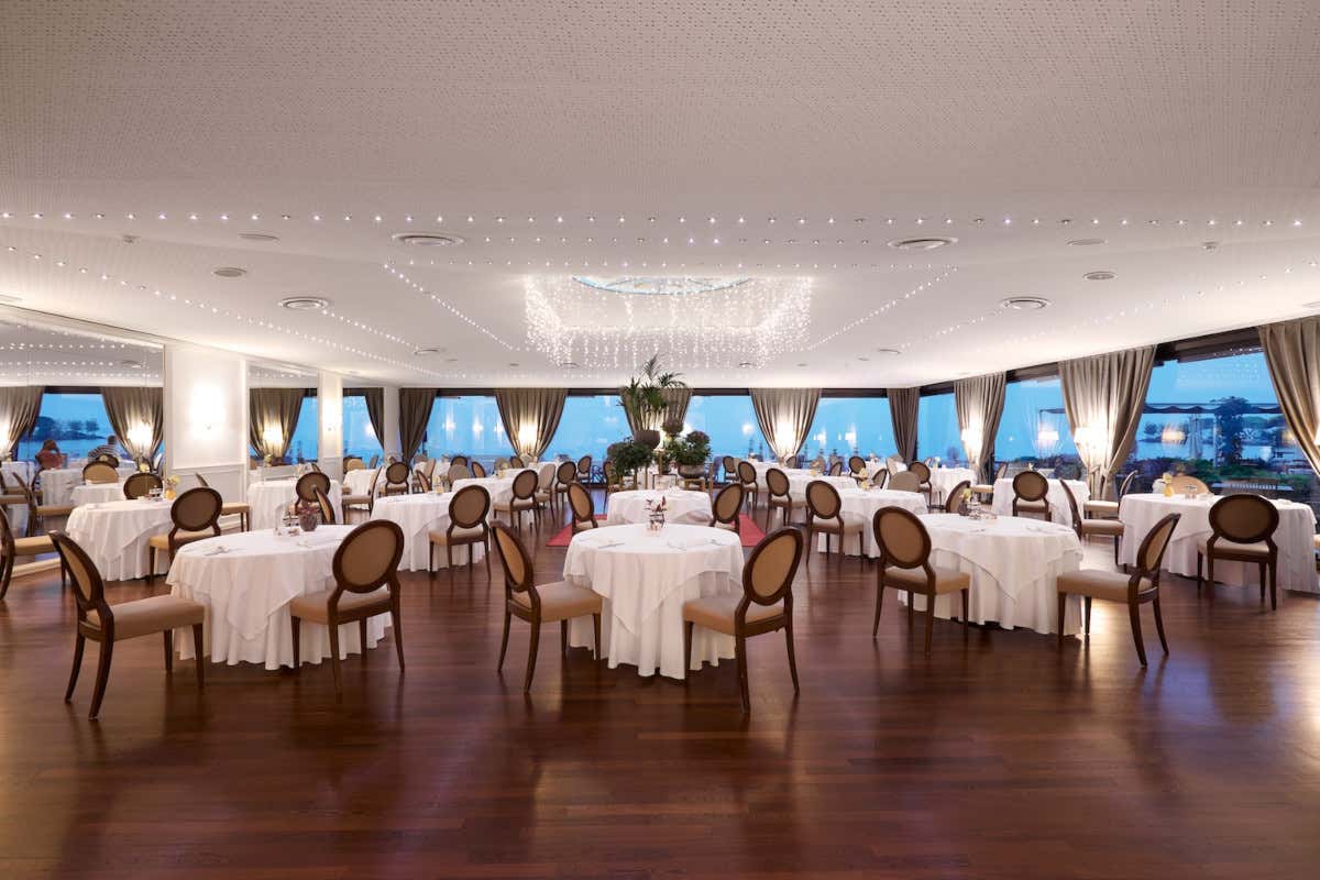 Roberto Stefani è il nuovo chef de “L'Orangerie” del Grand Hotel Terme Sirmione Roberto Stefani è il nuovo chef de “L'Orangerie” del Grand Hotel Terme Sirmione