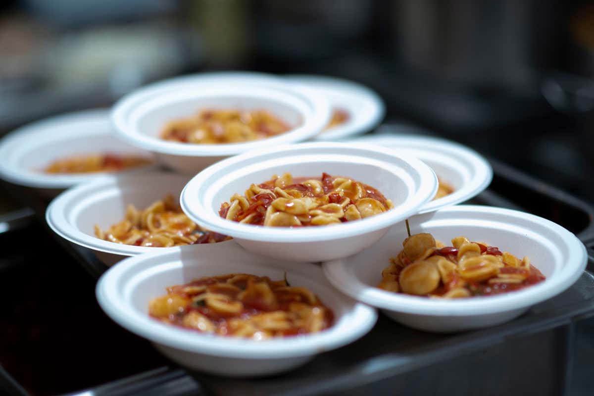 Le orecchiette protagoniste dell'evento dell'8 e 9 agosto a Grottaglie (TA) Orecchiette nelle 'nchiosce per la regina della cucina pugliese un'edizione rosa