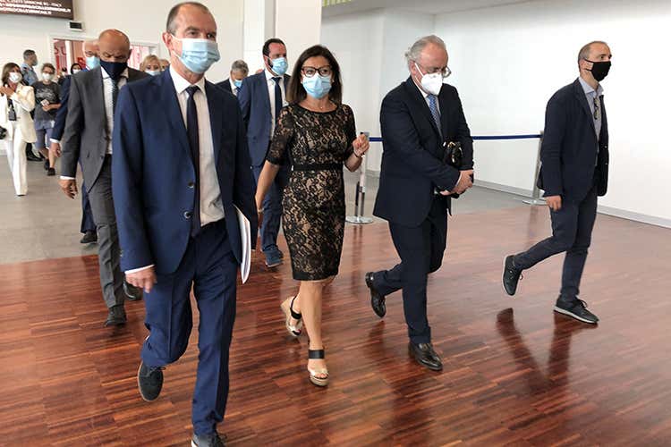 Giovanni Sanga con Paola De Micheli - Sacbo festeggia 50 anni Nel 2025 il treno Orio-Bergamo