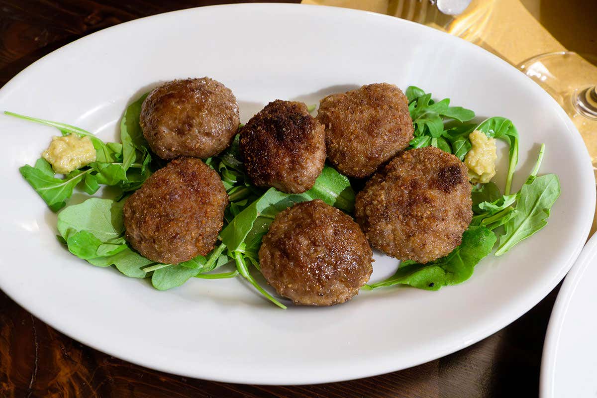 Dove mangiare la cucina abruzzese autentica all'interno di un convento medievale Dove mangiare la cucina abruzzese autentica all'interno di un convento medievale