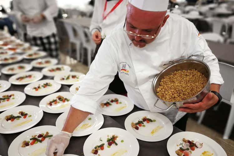 I ragazzi saranno affiancati e giudicati da cuochi professionisti (Oro d&rsquo;Argenta, sfida ai fornelli per gli studenti di mezza Italia)