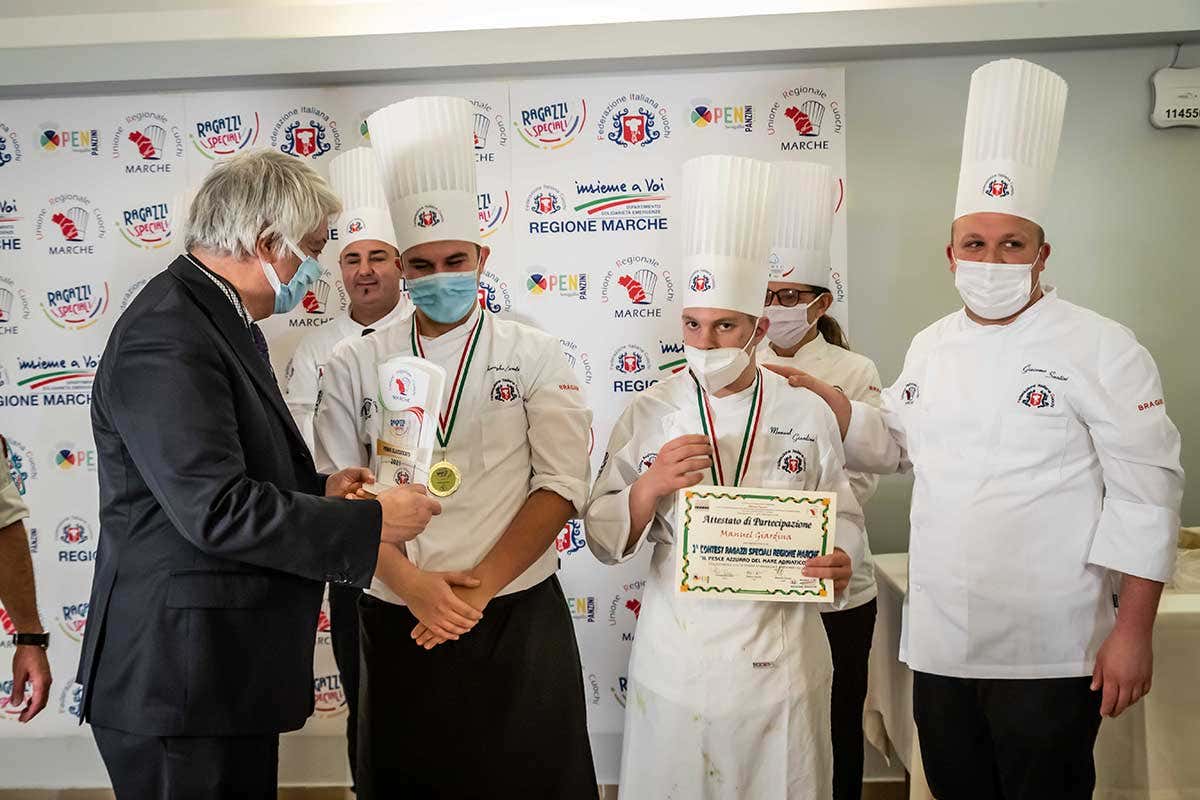 I vincitori dell'oro assoluto Entusiasmo e partecipazione al 1° Contest Ragazzi Speciali della Regione Marche