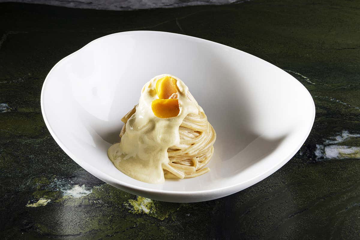 Oro Mio, lo spaghetto con emulsione di bottarga Un ristorante, quattro anime: 142 per vivere l’autentica vecchia Milano